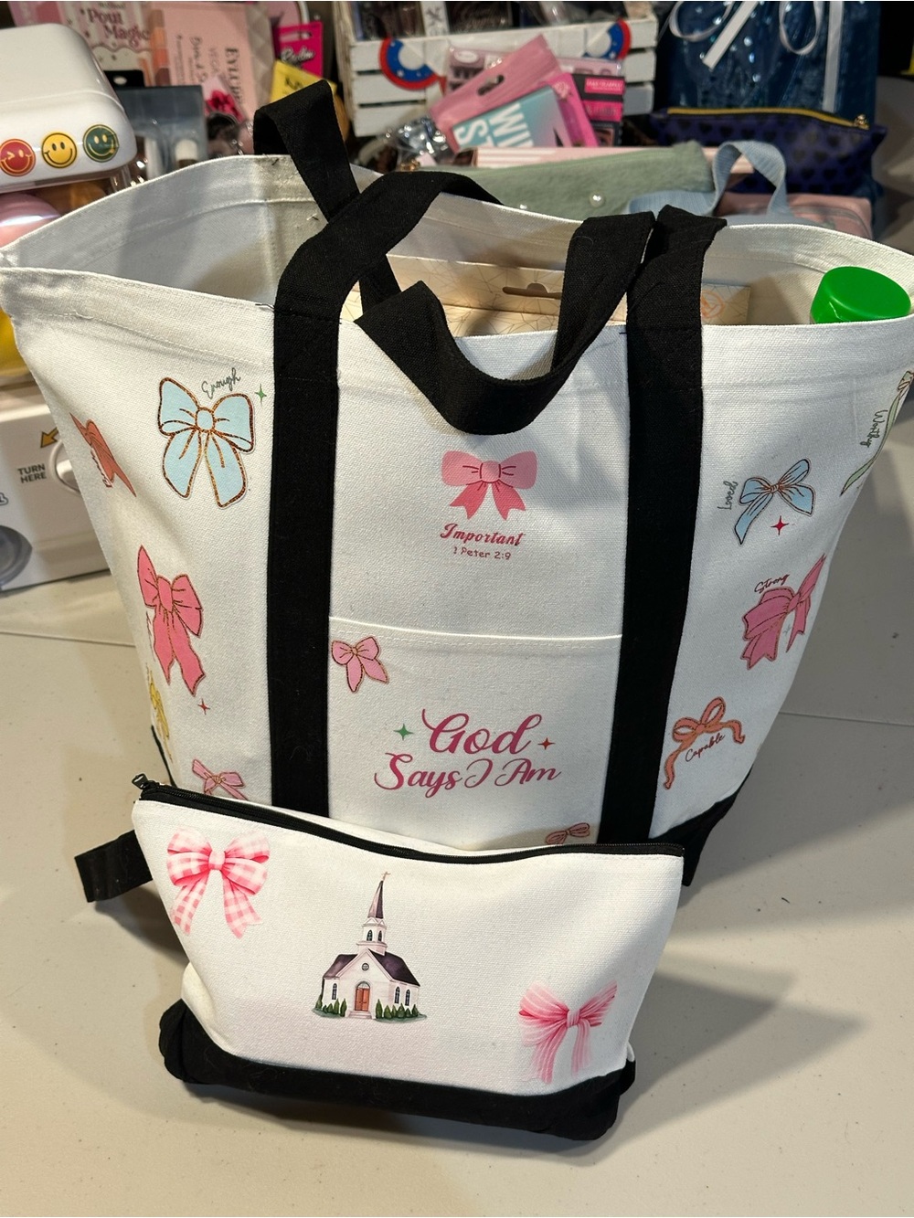 Huge Tote and Makeup Bag Full. + Free MAKEUP BAG OR BLIND BOX - Picture 3 of 9